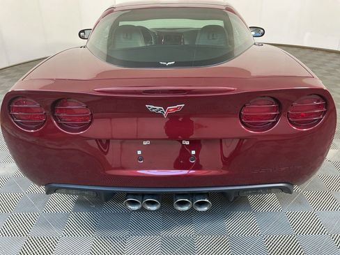 Used 2006 Chevrolet Corvette Coupe w/ Preferred Equipment Group RWD image 13