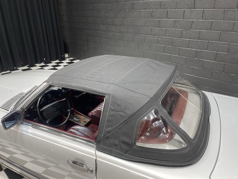 Used 1988 Mercedes-Benz 560 SL image 95