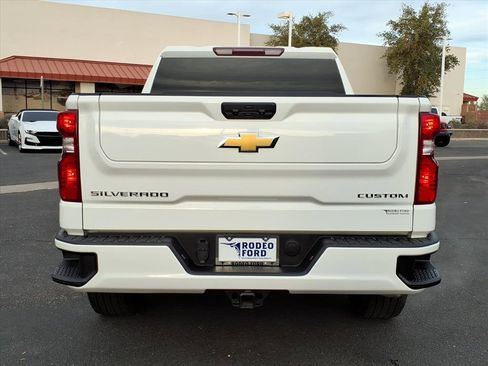 Used 2025 Chevrolet Silverado 1500 Custom image 4