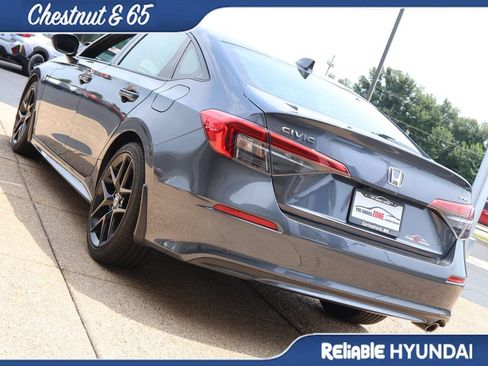 Used 2023 Honda Civic Sport image 4