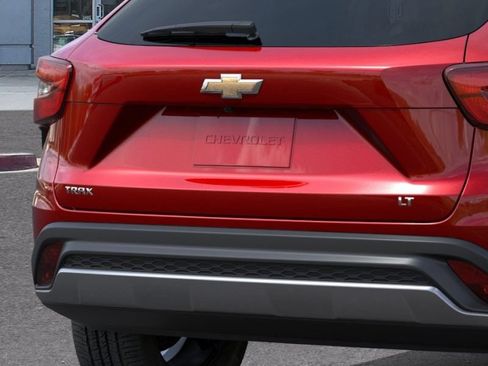 New 2026 Chevrolet Trax LT w/ LT Convenience Package FWD image 39