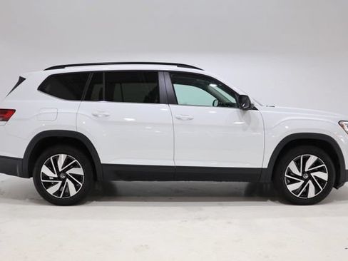 Used 2025 Volkswagen Atlas SE AWD/4WD image 9