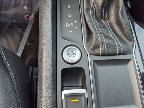 Used 2023 Volkswagen Atlas SE FWD image 25