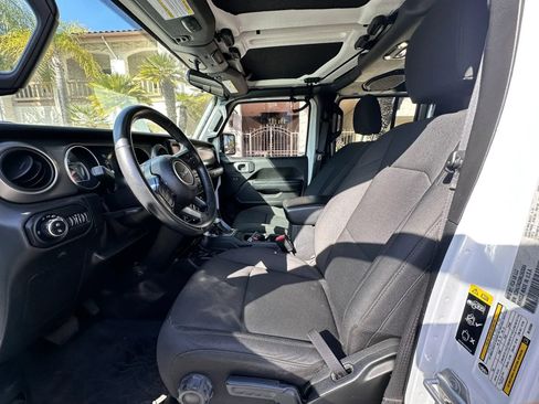 Used 2021 Jeep Gladiator Sport AWD/4WD image 6