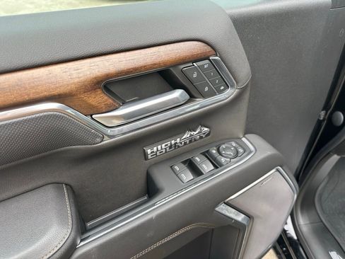 Used 2023 Chevrolet Silverado 1500 High Country w/ Z71 Off-Road Package image 22