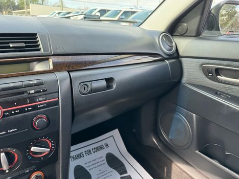 Used 2007 MAZDA MAZDA3 i Touring image 18