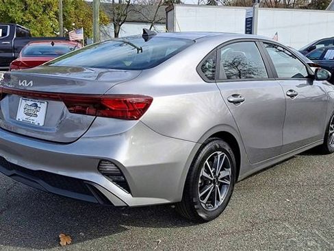 Used 2024 Kia Forte LXS image 8