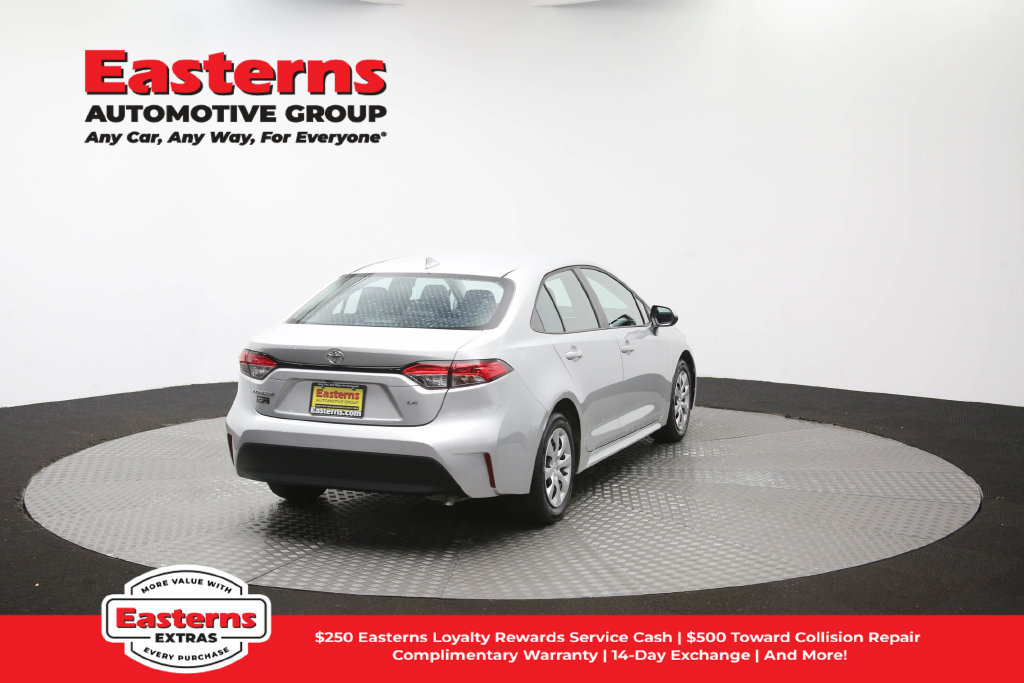 Used 2025 Toyota Corolla LE FWD image 40