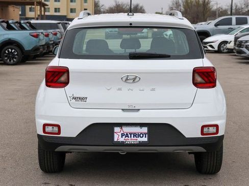 New 2026 Hyundai Venue SEL image 4