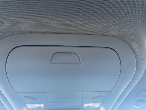 Used 2023 Chevrolet Equinox LT image 34