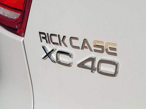 Used 2023 Volvo XC40 Recharge Ultimate w/ Protection Package Premier image 11