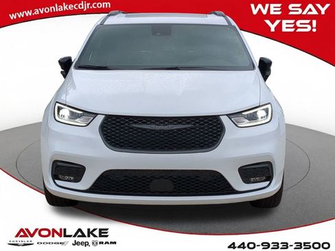 New 2026 Chrysler Pacifica Limited w/ S Appearance Package image 9