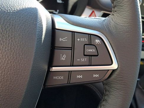 Used 2026 Toyota Sienna XLE image 26