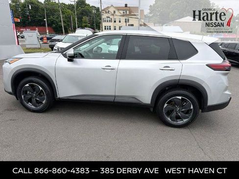 Certified 2025 Nissan Rogue SV AWD/4WD image 5