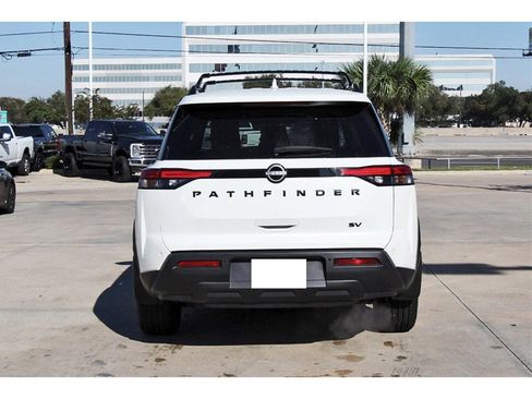 Used 2024 Nissan Pathfinder SV w/ Black Appearance Package image 5