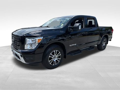 Certified 2024 Nissan Titan SV w/ SV Convenience Package RWD image 3
