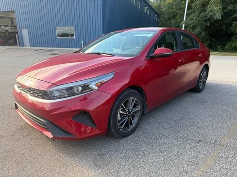 Used 2024 Kia Forte LXS w/ LXS Technology Package FWD image 2