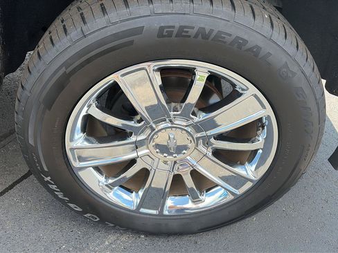 Used 2016 Chevrolet Silverado 1500 High Country w/ High Country Premium Package AWD/4WD image 39
