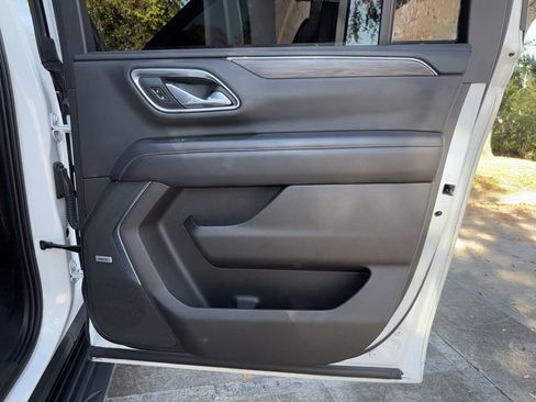 Used 2021 Chevrolet Suburban LT image 20