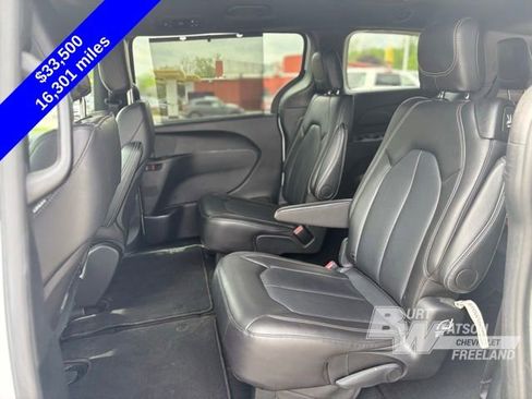 Used 2026 Chrysler Pacifica Select FWD image 31