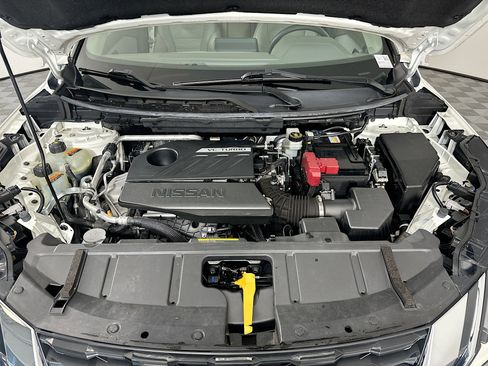 Used 2023 Nissan Rogue SV image 31