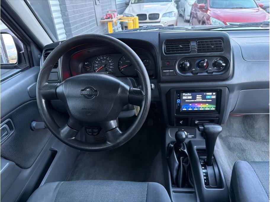 Used 2001 Nissan Frontier XE AWD/4WD image 13