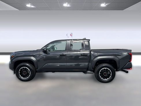 Certified 2024 Toyota Tacoma TRD Off-Road AWD/4WD image 2