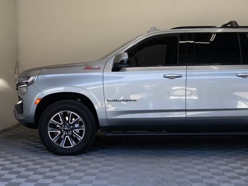Used 2024 Chevrolet Suburban Z71 w/ Luxury Package image 8