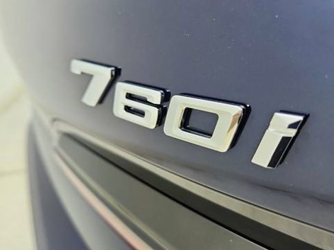 Used 2023 BMW 760i xDrive AWD/4WD image 17