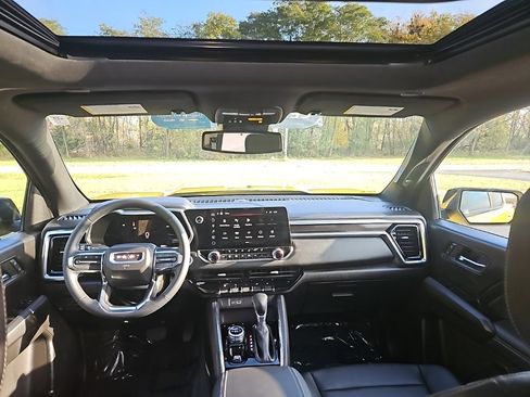 Certified 2023 GMC Canyon Elevation w/ Elevation Premium Package image 24