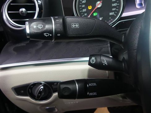 Used 2017 Mercedes-Benz E 300 4MATIC image 35