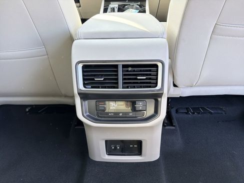 New 2026 Volkswagen Atlas SE FWD image 22