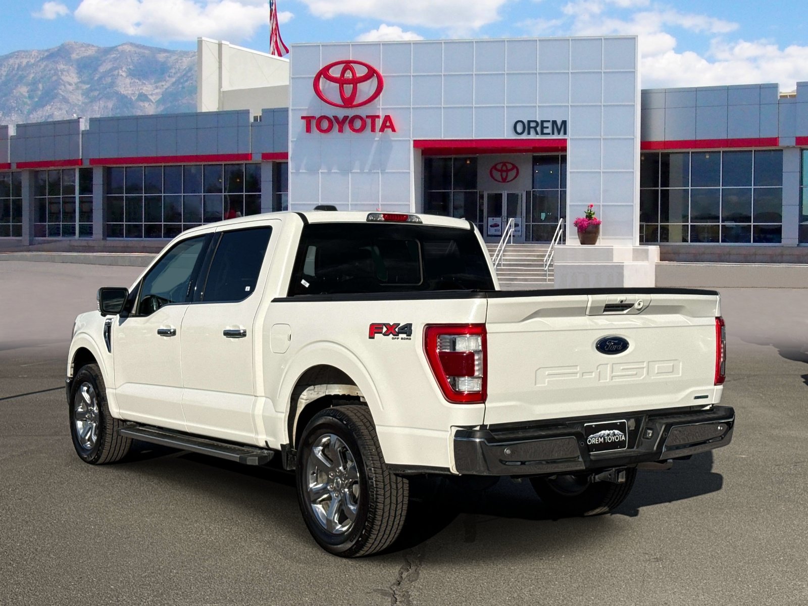 Used 2023 Ford F150 Lariat w/ Trailer Tow Package AWD/4WD image 5