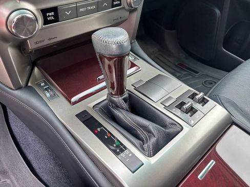 Used 2017 Lexus GX 460 Premium image 18