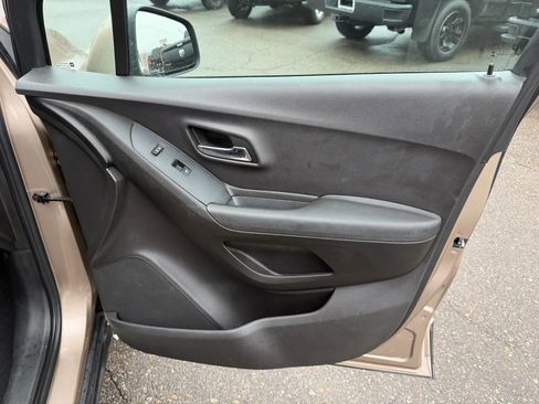 Used 2018 Chevrolet Trax LT w/ Driver Confidence Package image 24