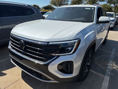 New 2026 Volkswagen Atlas Cross Sport SE FWD image 9