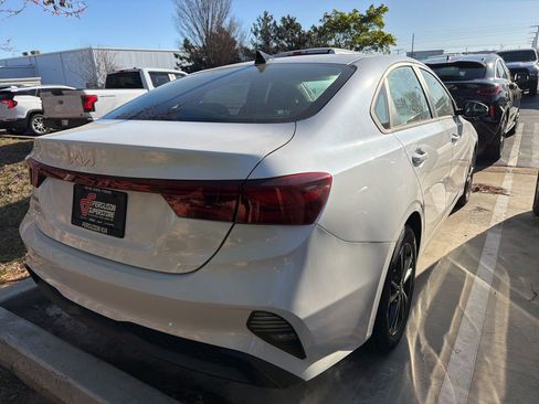 Used 2024 Kia Forte LXS w/ LXS Technology Package image 3