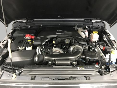 Used 2020 Jeep Gladiator Rubicon image 8