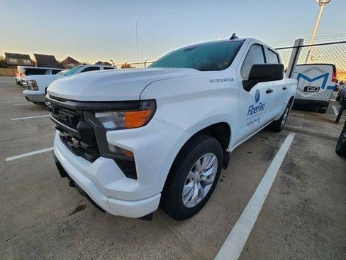 Used 2023 Chevrolet Silverado 1500 Custom image 3