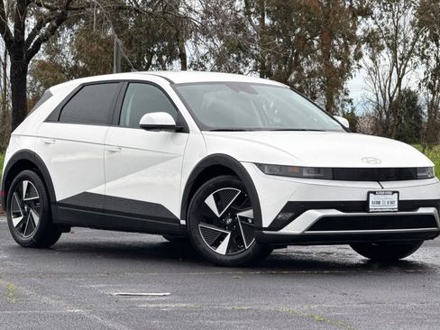 New 2026 Hyundai Ioniq 5 SE image 2