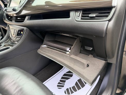 Used 2019 Buick Envision Essence image 29