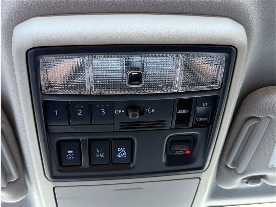 Used 2018 Toyota 4Runner Limited AWD/4WD image 16