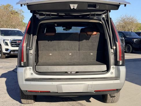 Used 2020 Cadillac Escalade Luxury image 10