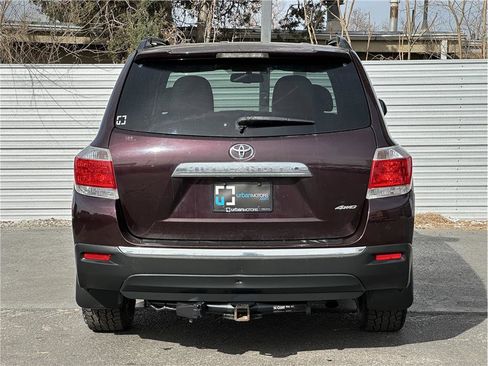 Used 2013 Toyota Highlander SE image 11