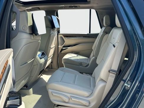New 2026 Cadillac Escalade Platinum Sport w/ LPO, ONYX Package AWD/4WD image 11