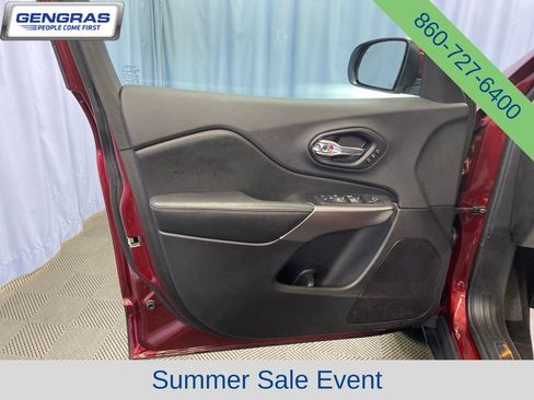 Used 2019 Jeep Cherokee Limited AWD/4WD image 13