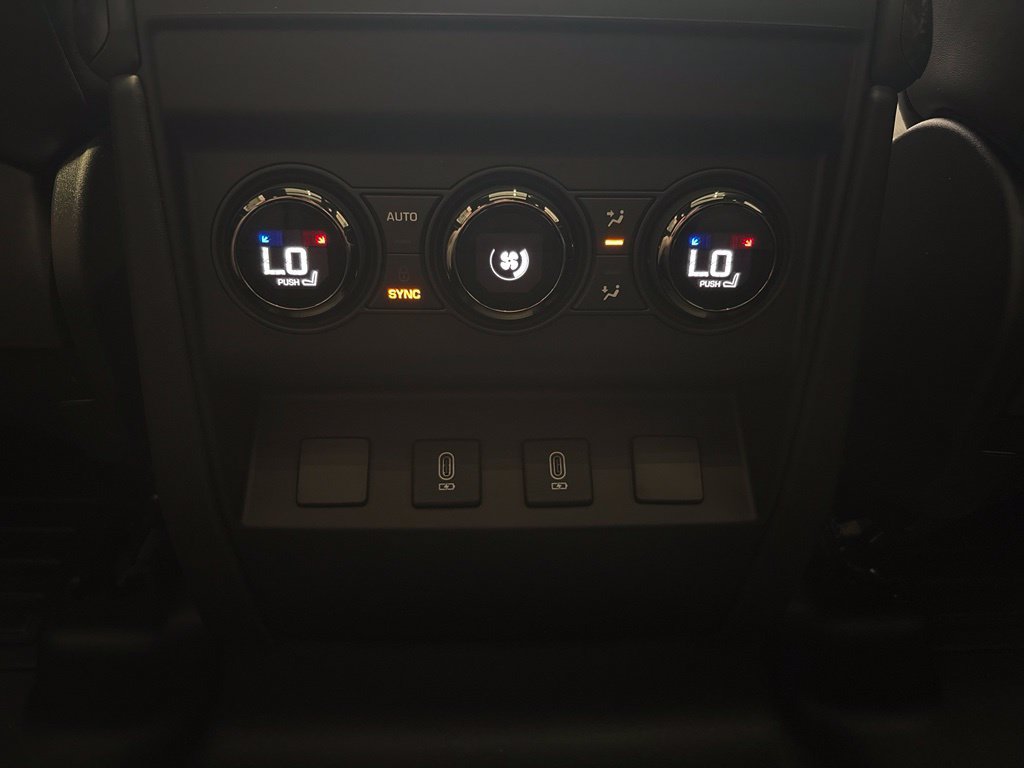 New 2026 Land Rover Defender 110 AWD/4WD image 18