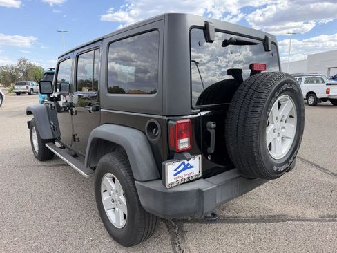 Used 2017 Jeep Wrangler Unlimited Sport w/ Quick Order Package 24S AWD/4WD image 3