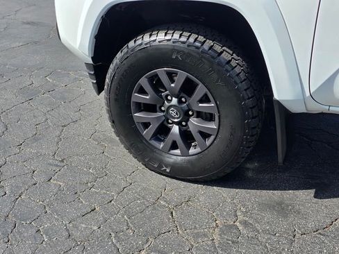 Used 2023 Toyota Tacoma SR5 w/ SR5 Appearance Package image 5