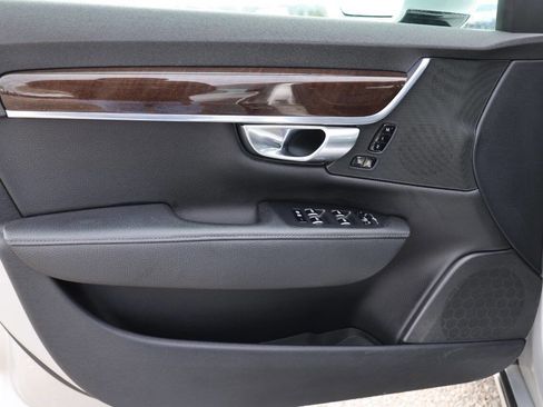 Used 2018 Volvo S90 T5 Momentum w/ Convenience Package image 12